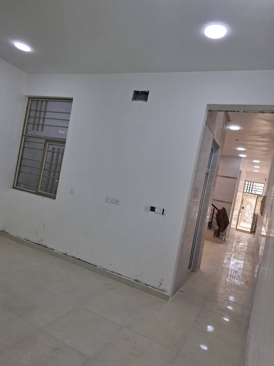 اسلام عليكم بيت للبيع مساحه ٩٠ بلوك بناء درجه اولى بي نقص كم شغله اني اكملها بشارع كريش قريب ع ابو زمن ابو الحلال السعر ٦٢ وبي مجال  ***********
