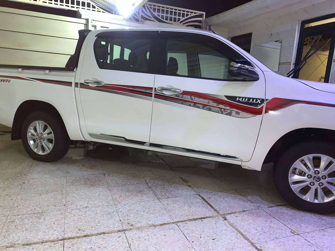 سلام عليكم عندي سياره البيع بيكم هايلوكس موديل 2025 رقم أربيل تحويل مباشر سياره مكفول كفاله عامه كير وتماتيك سياره ساز فول موصفات  عنوان بغداد ولشراي يتصل على رقم ***********
