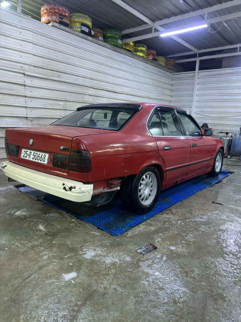 السلام عليكم
بي ام 520اصل بيها كير ومكينة 525
رقم كركوك نكليزي 
اكسل جديد
دراما شفتات جدد
كلج قبل يومين شديتة حاوية 
باتري جديد 
السعر 35وبيهة مجال 
العنوان بغداد الزعفرانية 
***********
