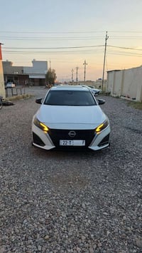 للبيع نيسان التيما 2023 مواصفات SV plus حادث نص بوند جملغ باب بدون دوا...