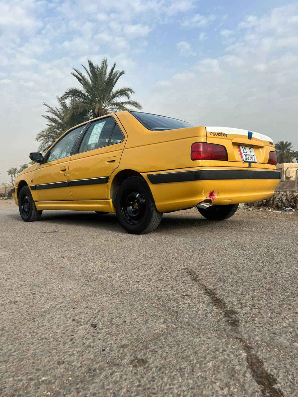 سلام عليكم
بيجو بارص 2015 سياره كفاله عامه لا ضربه ولا صبغ ولا خياس سياره باتري جديد صدر امامي خلفي جديد سياره مامتعوبه على ايد وحده تبريد ثلج ثلج سويته على ايدي 
داخل كله تغليف سياره احلى من صور بعد سياره ارقام انكليزي يعني تحويل ثاني يوم مكاني بغداد 
سعر ٥٣ وبيها مجال سياره ترايها شرط زيرو رقم تلفون *********** بي واتساب
