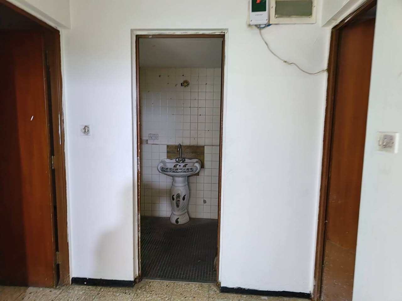 شقة للايجار مجمع الصالحية
واتساب ***********
مجمع الصالحيه الحمر بالقرب من هايبر ماركت الصالحيه
