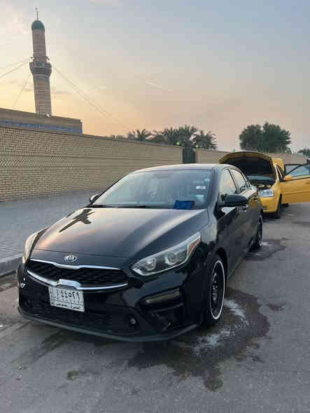 السلام عليكم كيا فورتي مديل ٢٠٢١ السياره حادثها دعاميه وبارد بالمدكر السياره بيها رصعات خفيفه  السعر ١٣٥ وبيها مجال  السيازه معوقين بعد سنه وتصير حره  مكلف بالنشر ***********
