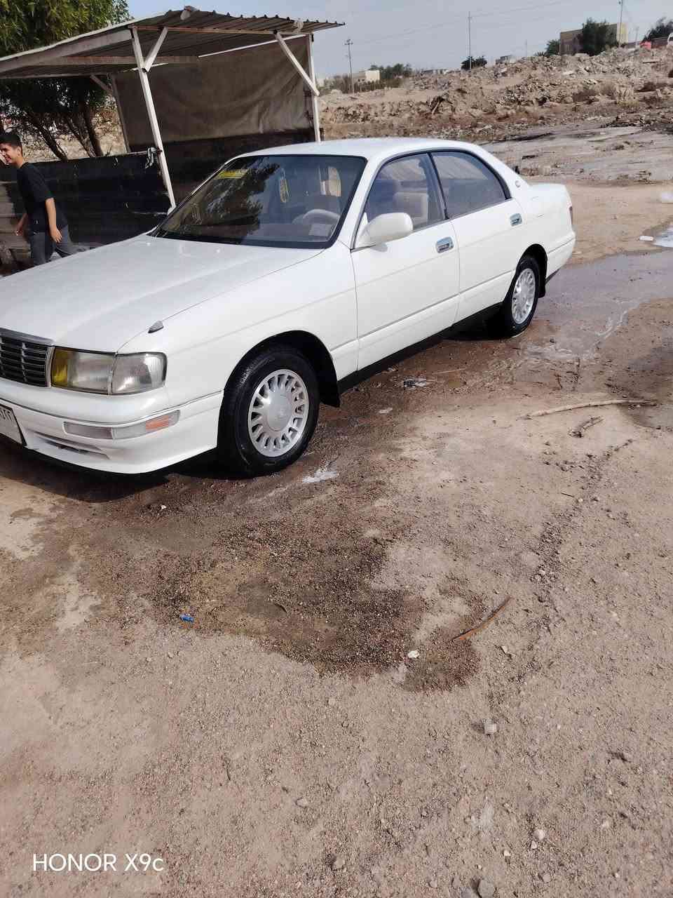 سلام عليكم بطة  منفصل رقم بصرة حدادة مكينة و تبريد بي نقص غاز تخم تاير كهربايات كلها شغاله  السعر ٦٣ بيها مجال قليل العنوان بصرة حمدان. تلفون ***********
