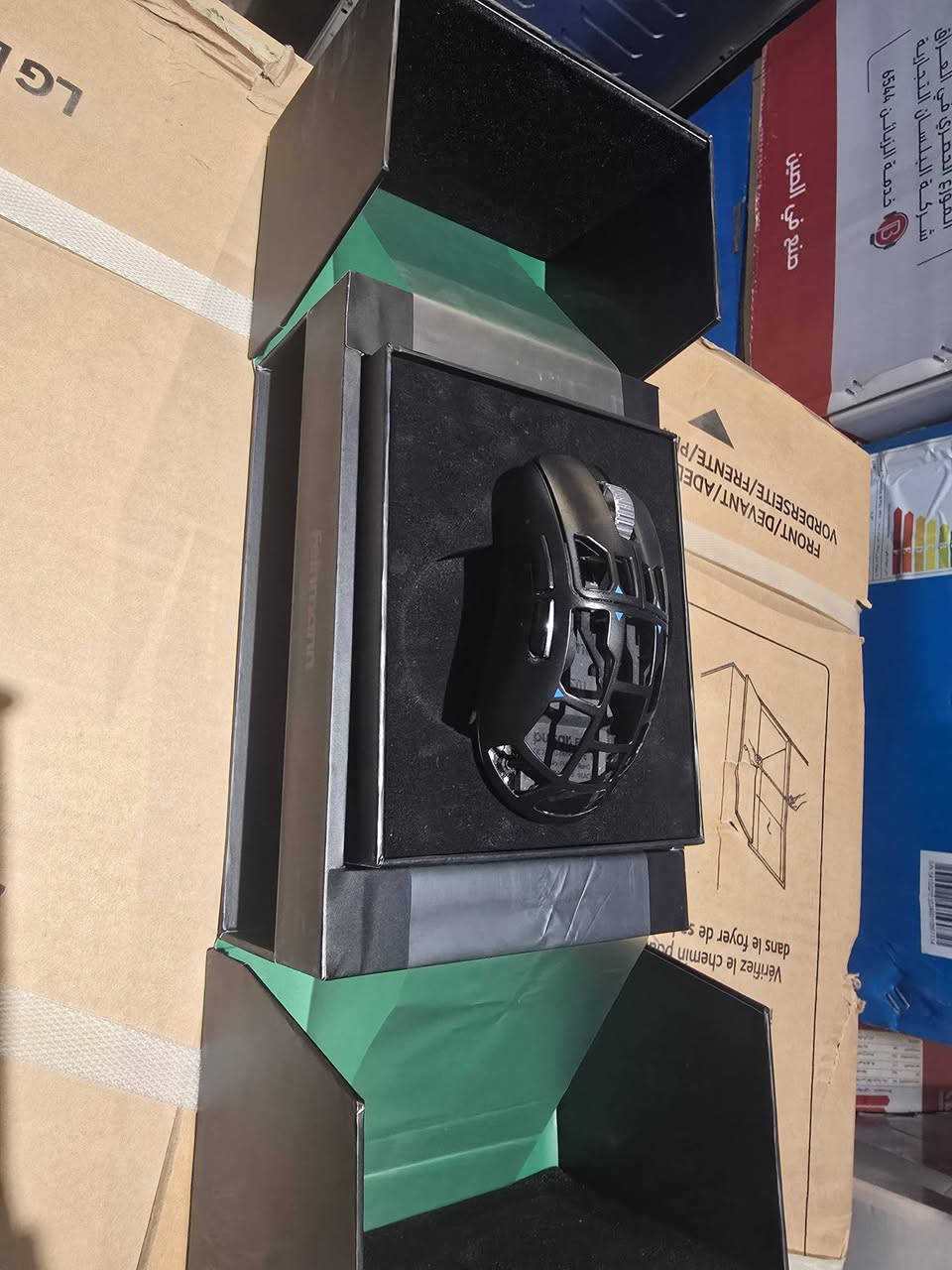 pulsar feinmann f01
المستشعر : Pulsar XS-1 Flagship Sensor DPI:

حتى 32,000 dpi السرعة القصوى تتبع IPS): 750 IPS التسارع حتى 50 معدل الاستجابة حتى 8000 Hz مع قاعدة الشحن / 1000 افتراضي المعالج : 32-Bit ARM الاتصال: لاسلكي (2.4 GH USB-C) + قاعدة شحن دونجل 8 الوزن: حوالي 46 غم و بدون سلك أزرار : 5 أزرار (Kail Optical)
السعر 200 
بغداد حي العامل
***********
