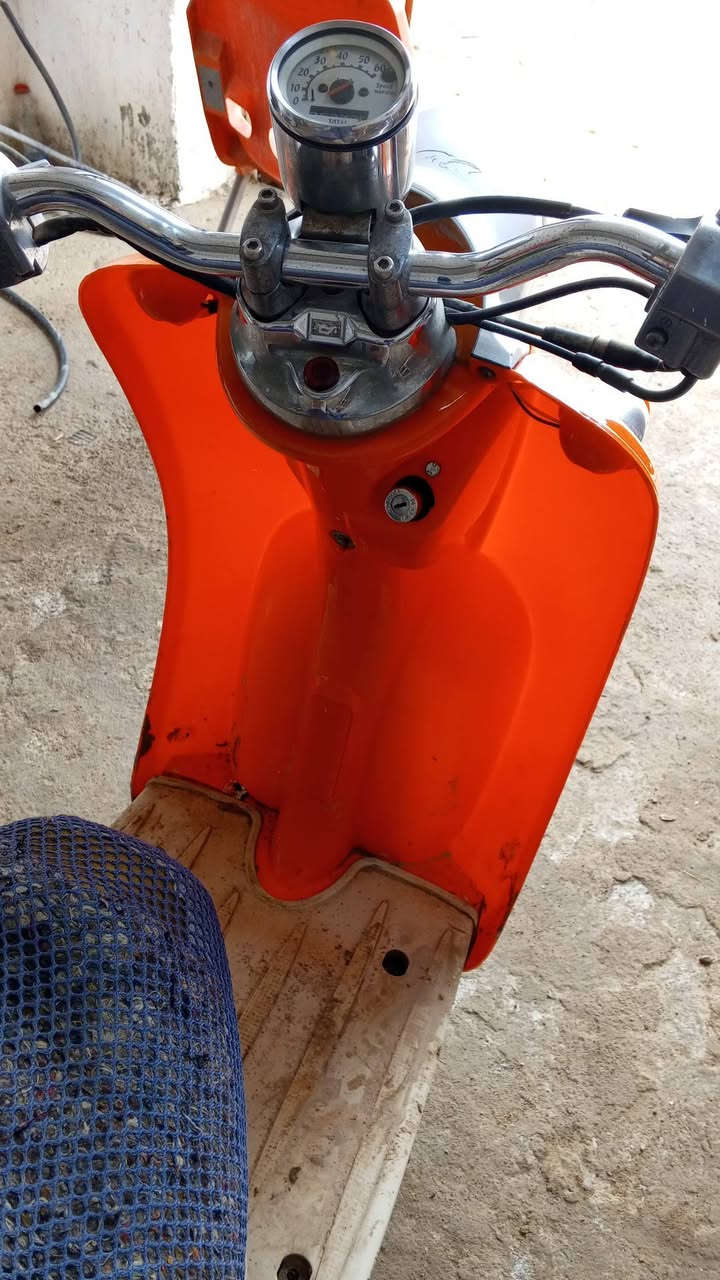 السلام عليكم دراجه مصريه الدراجه نظيفه شغالات شاي شغالات اشعيه خلفيه عازلها كفرات الوره لايت 
شغال سلف يشتغل عداد يشتغل
العنوان كوت شارع النفط البيع الرقم ***********
الرقم ***********
