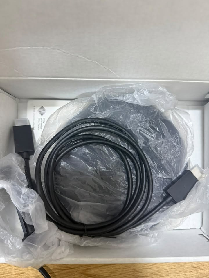 السلام عليكم
جهاز ps5 ( فات) للبيع
جهاز نضافة 99% 
كامل الملحقات 
كيبل HD بعدة بل غلاف ممفتوح 
كارتونة  
وقاعدة للجهاز  عموديا
يدة بلادية 100% شغالة بدون اي مشكلة 
 متوفر ويا مجموعة أقراص ( ريسدنت ايفل٤ ، ديدرويت ، ماين كرافت ، كراند ٥ . فيفيا ٢٠ . بيس ١٩، كود اوف وار .)
 السعر 650  وبي مجال للاستفسار *********** واتساب
