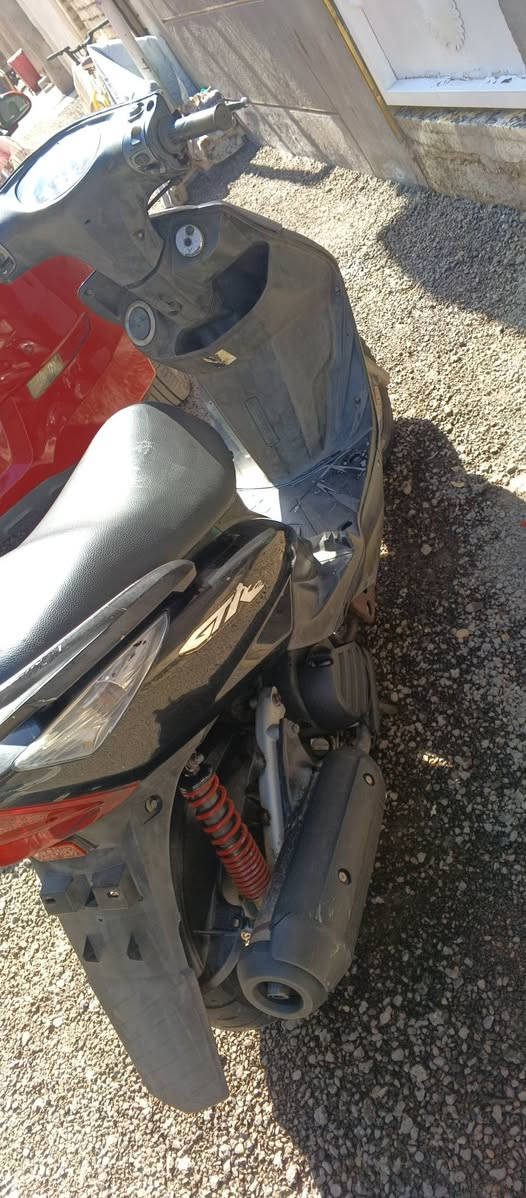 للبيع دراجة ثعلب حاوية اي نقص مابيه مكينة ممفتوح برغي واحد بيه وتجي وشوف بعينك وصور كدامك شراي هذا رقمي ***********مكاني دورة ابو دشير سعر 650وبيه مجال قليل للشراي
