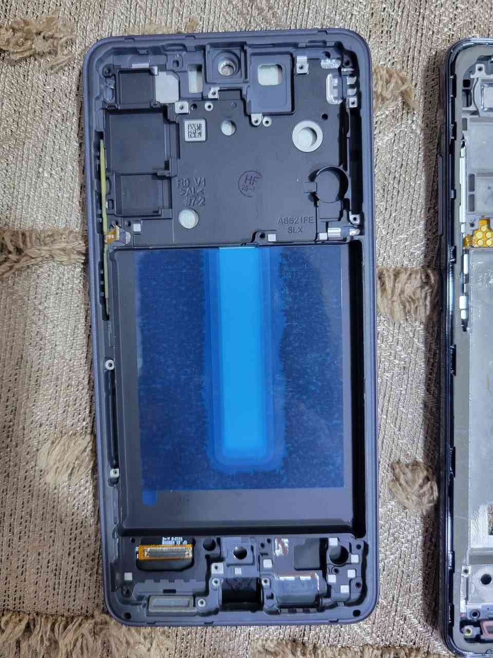 الي يريدهم للبيع 
واحد A71 
ول ثاني كلكسي s21


**إذا كنت صاحب هذا الإعلان وتريد حذفه لأي سبب، رجاءا أرسل رسالة إلى الدعم الفني**