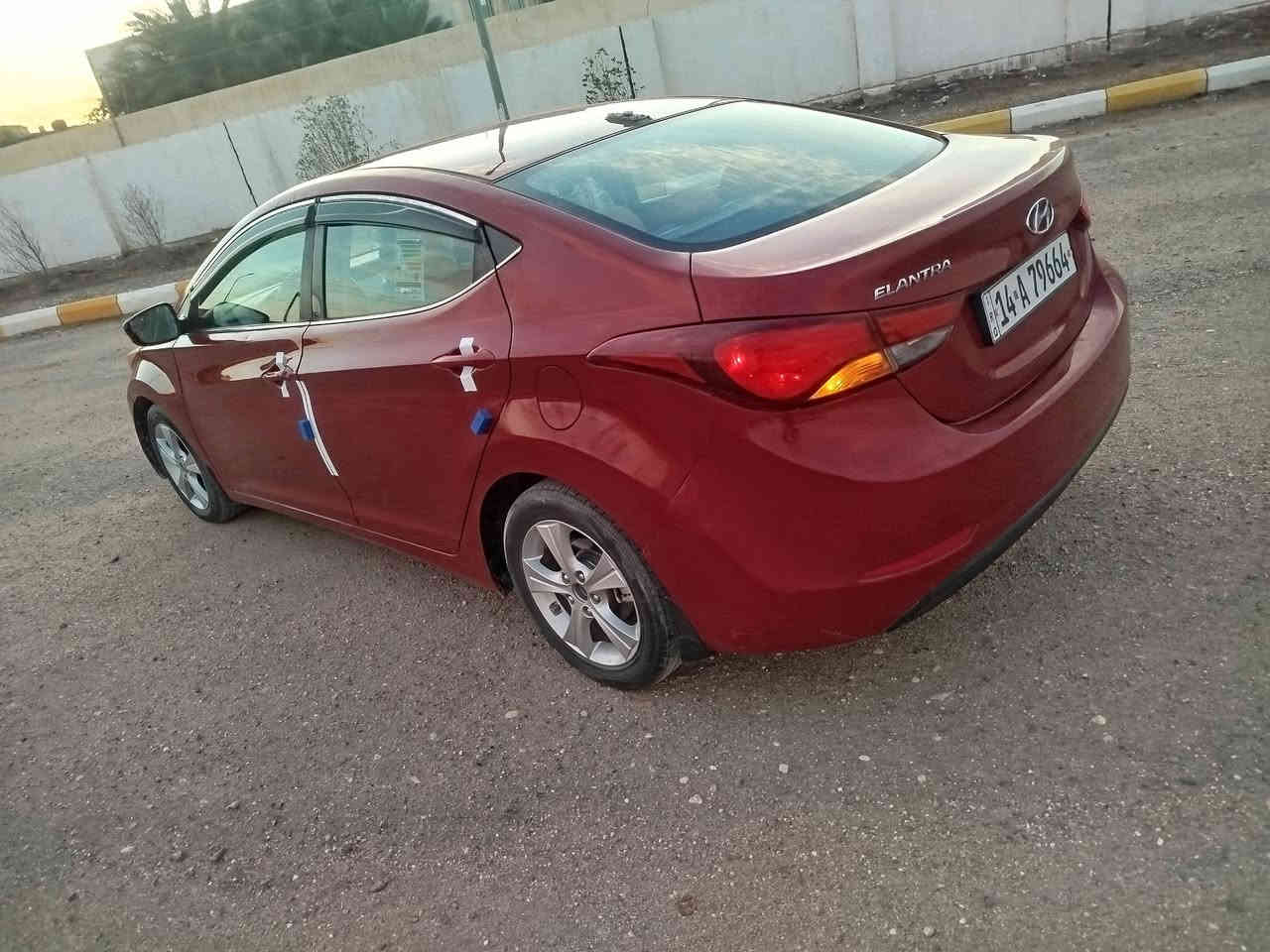 سلام عليكم النتره مديل ١٦ وارد امريكي حادث جاملغ وبنيد رقم بصره دولي مكينه ١٨٠٠ دوش  سياره جديده وجاهزه اي نقص مابيها كله شغال سياره فول مواصفات السعر ١٠٥ مكان السياره قضاء القرنه ***********
