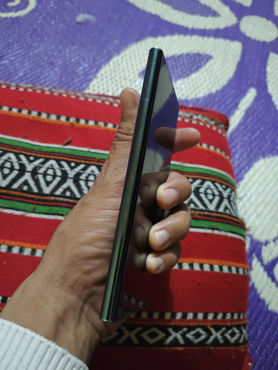 السلام عليكم الترا 22ذاكره256 رام 12. لون بحري. جاهاز مكفول من كلشي.  غراضه فقط كارتونه. الديوانيه قضاء السدير 480 وبي مجال ***********
