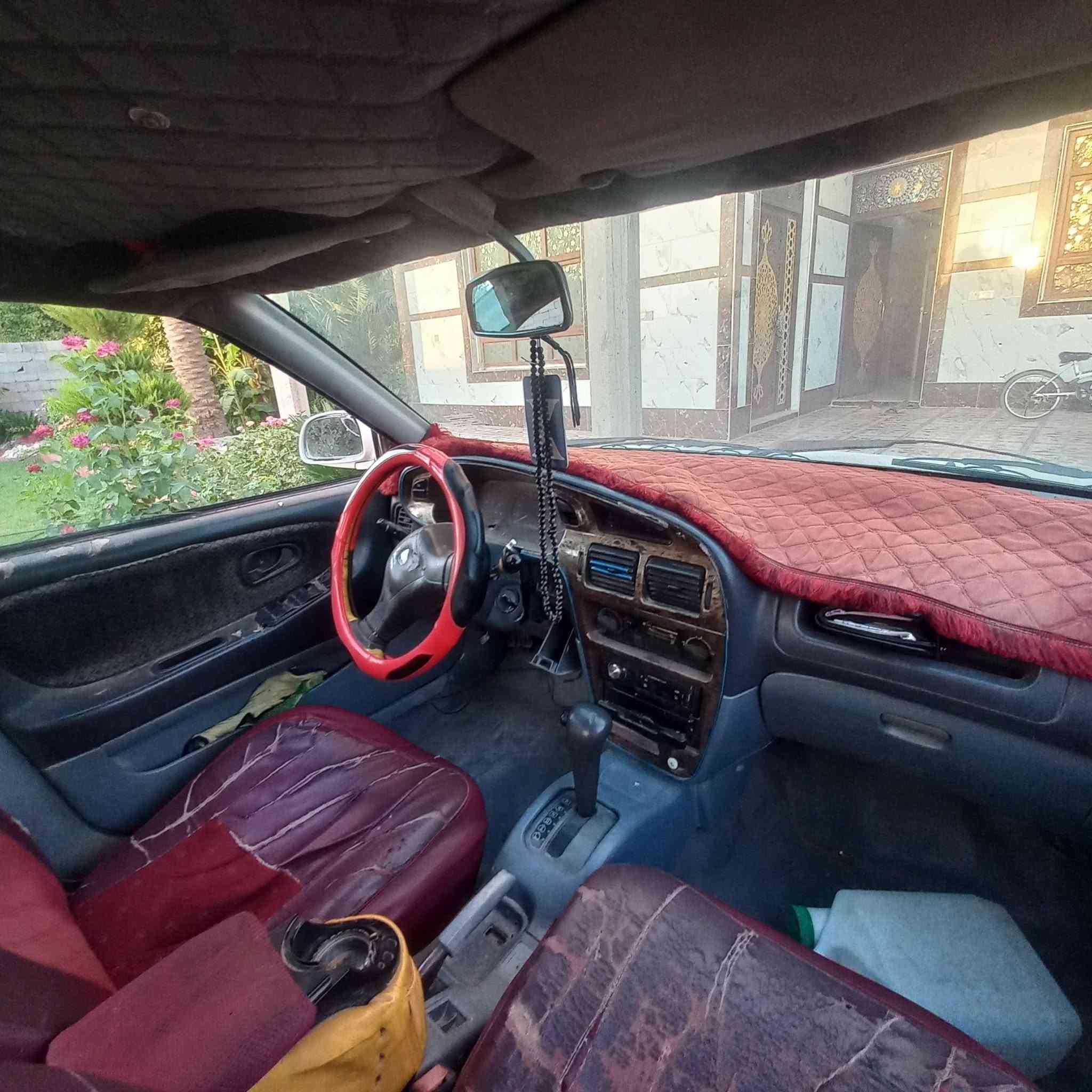 السلام عليكم بروتون اللبيع  موديل 2000 واسط لون ابيض تنقيص فقط حداديه جديده ***********
