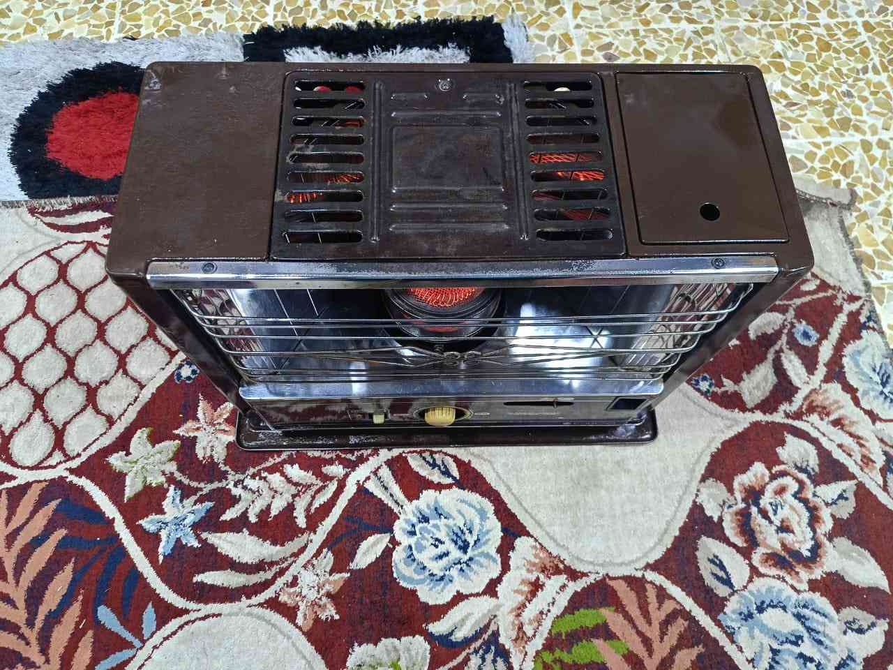 صوبة للبيع 

حي الانتصار شارع 60. اول فرع بعد السيطره عاليسار من يم الحصو والرمل قرب الصناعة 
***********
***********
