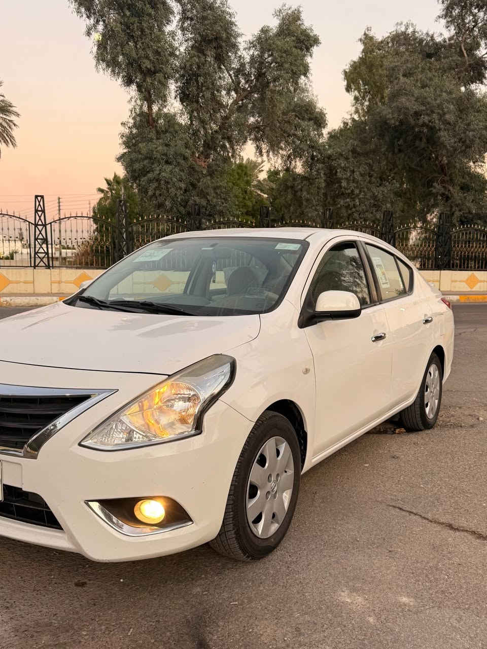 السلام عليكم 
نيسان سني للبيع 2018 
السياره جديده بمعنه الكلمه ماشيه ٦٥ الف 
ارضيات الشركه او العده كله بعده جديده 
السياره عله البلاد 
بيه بارد قليل باباب مال الوره الصدر او الباقي مكفول 
ادامه كامله تايرات جدد الداخل جديد 
السياره مال بيت 
مكاني الدوره 
السعر ١١٢
*********** رقم التفون بغداد, العراق
