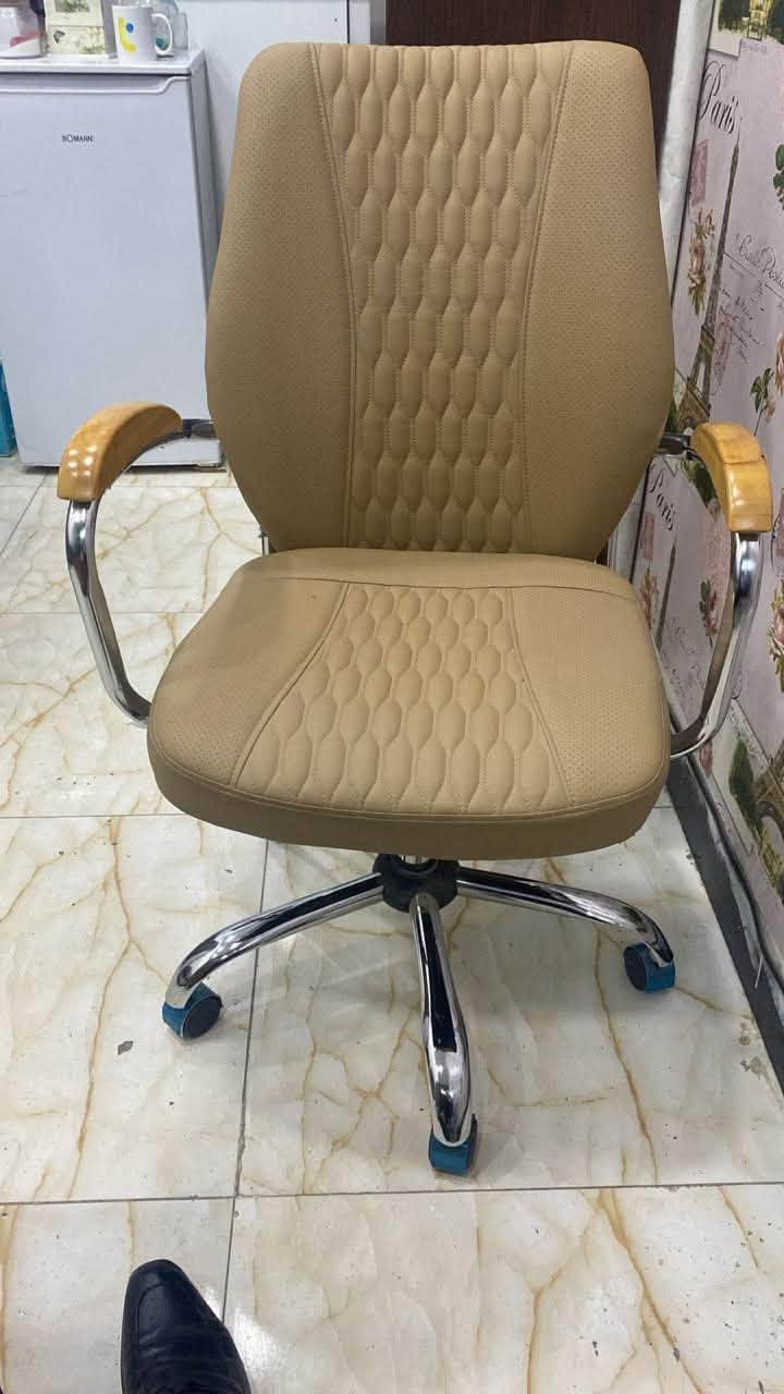 سلام عليكم لبيع مكتب +كرسي مستعملات


**إذا كنت صاحب هذا الإعلان وتريد حذفه لأي سبب، رجاءا أرسل رسالة إلى الدعم الفني**