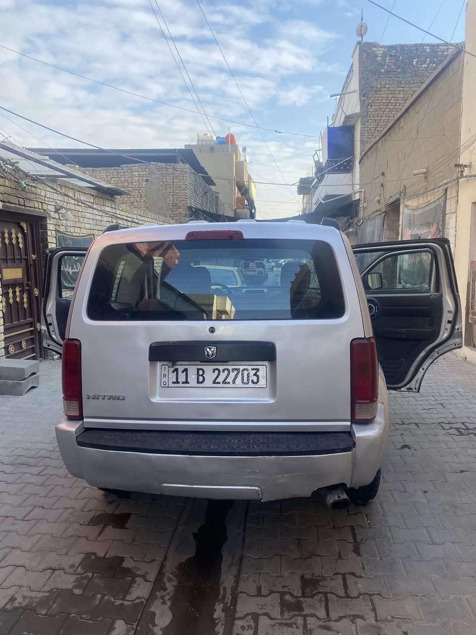 سلام عليكم
دوج نترو 2007

السياره كلين تايتل 

السياره كلش نضيفه وحلوه 

وبل حقيقه هواي احلى منل الصور 

كير ومحرك وكهربائيات كلها جديده وكفاله 

صدر امامي خلفي جديد 

منضومه تبريد جديده 

يعني السياره كلش حلوه ونضيفه السياره بدون حادث بيها بس طخات بسيطه ومعالجها 

سعر السياره 83$ وبيها مجال بسيط 

تخم تاير جديد قبل يومين شديته 

السياره بسمي مشررع وطني 

يعني تحويل ثاني يوم 

والسنويه قبل أسبوع سويتها رقم انكليزي جديد 

بغداد !
*********** 
عنوان السياره بغداد باب الشرجي
