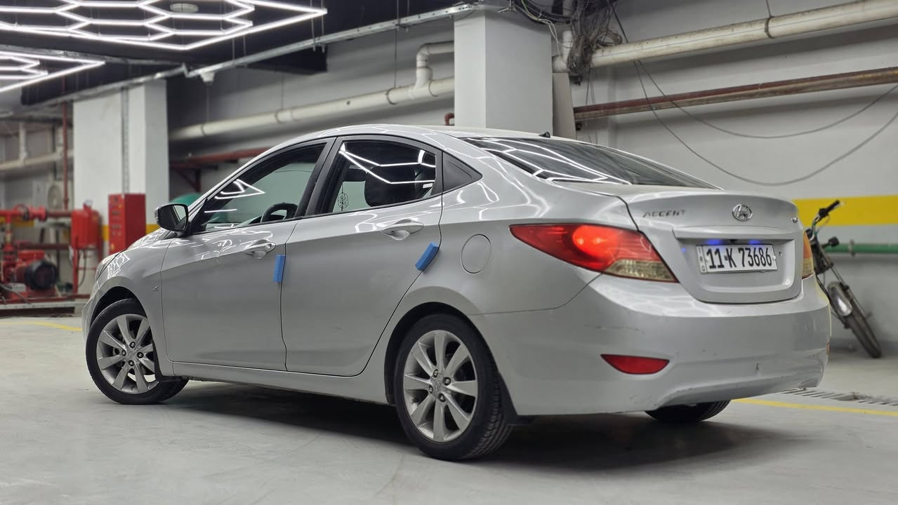 اكسنت موديل 2013
رقم بغداد بأسمي 
سيارة كلش حلوة 
بيها صبغ قبق صندوق بدون ضربه 
مكاني نجف 
للأتصال (***********)
