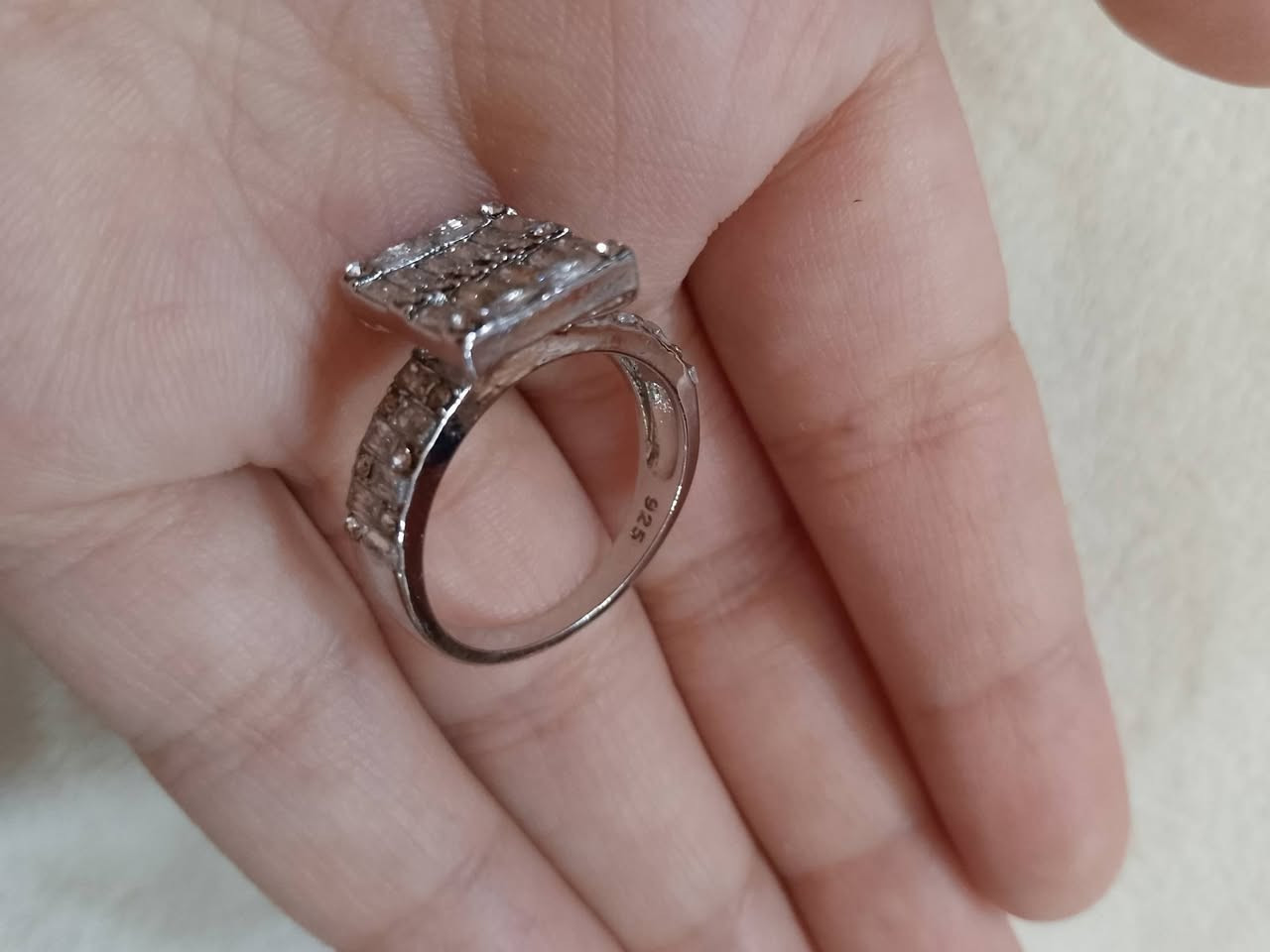 محبس مختوم 925 سعر 13 علئ اول تم مع توصيل علق بتم وبلعافيه


**إذا كنت صاحب هذا الإعلان وتريد حذفه لأي سبب، رجاءا أرسل رسالة إلى الدعم الفني**