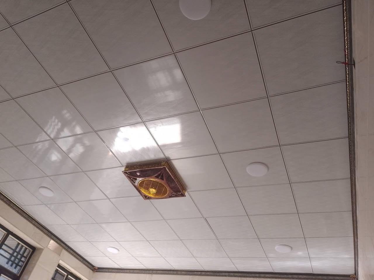 السلام عليكم ورحمة الله وبركاته .......
يوجد لدينا كادر عمل كامل لتنصيب السقوف الثانوية
لجميع المباني والمحلات والبنايات الكبيرة وبأرخص الأسعار
وادق العمل كرسته وعمل أو فقط كرسته للاستفسار الاتصال
***********
***********
***********
رضاكم هوه غايتنه اتصل واني بالخدمه للجميع❤️
