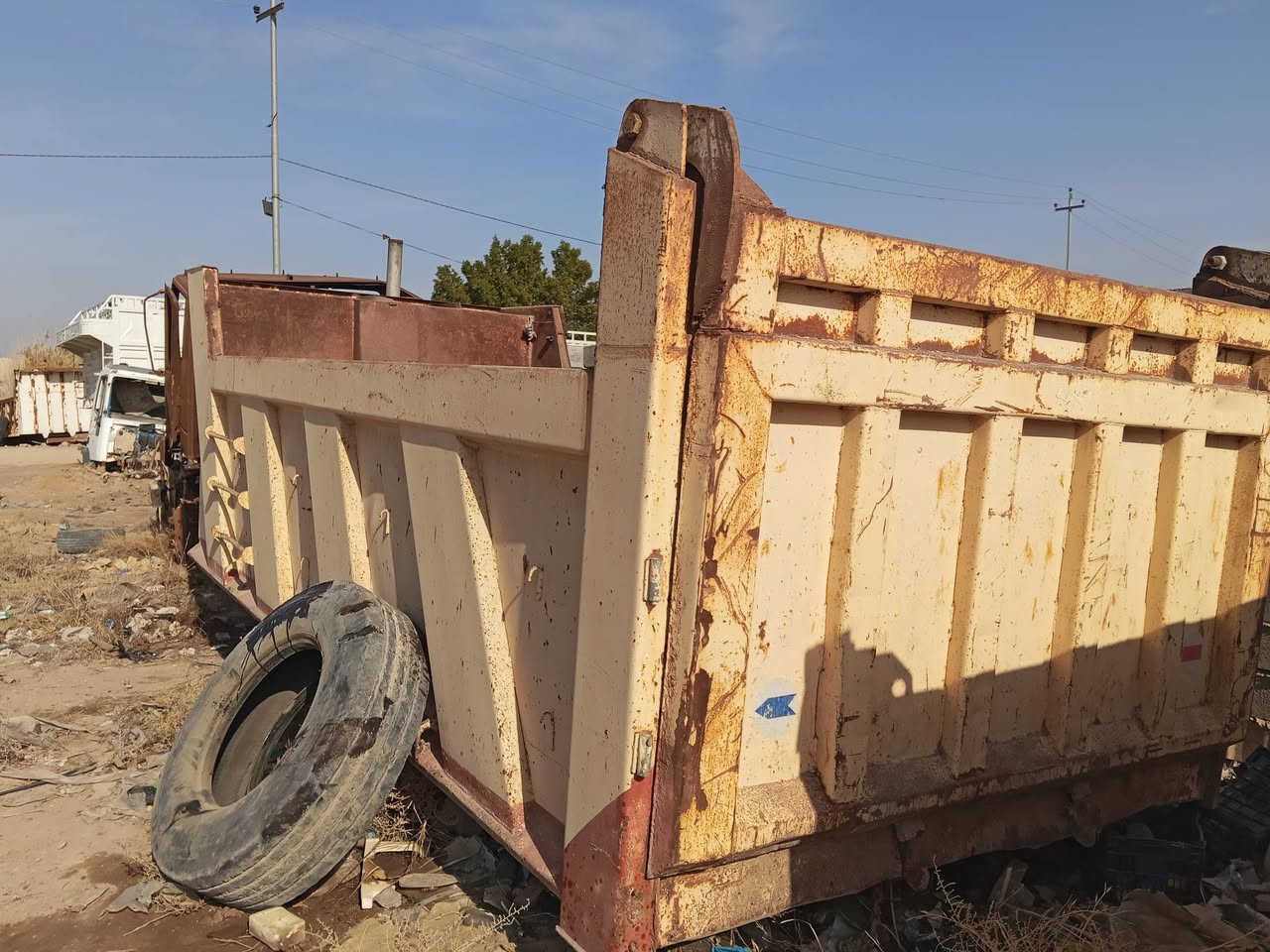 سلام عليكم للبيع بديات عدد 2 الابيض اطول 5 و60سانتيم وثاني طوله 5 وربع العنوان الفلوجه للستفسار اتصل على رقم ***********
