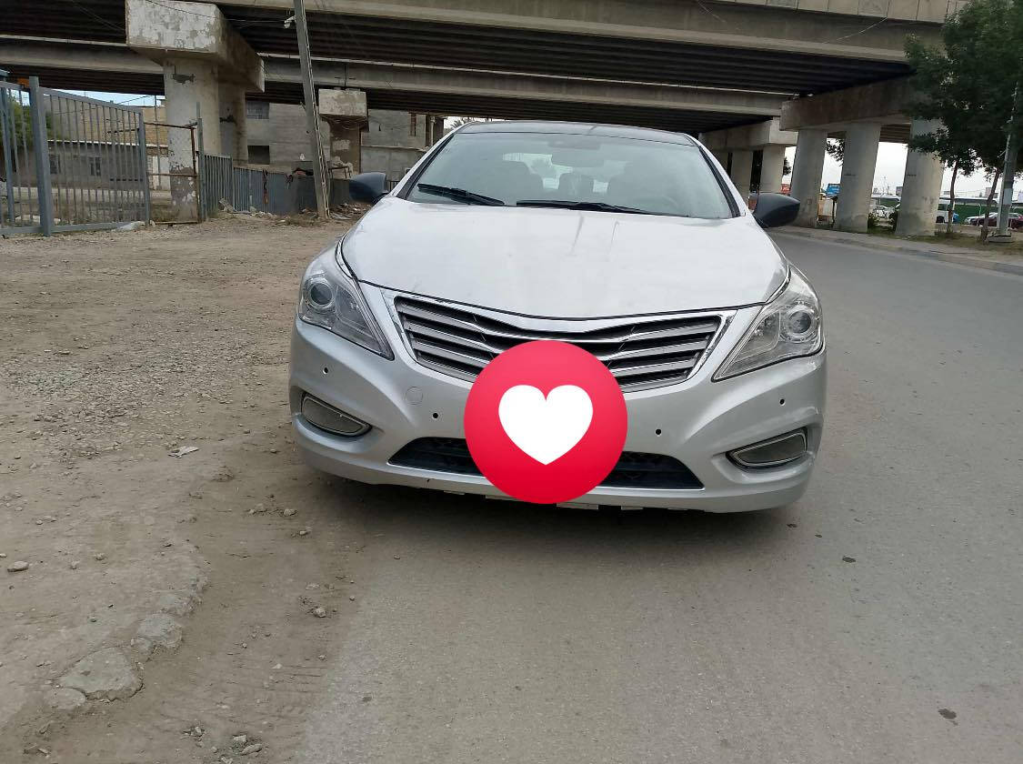 سلام عليكم عندي ازيرة موديل 12 خليجي سيارة محرك 3300 عده الفتحة بيها حادث جافية ع صفحةالسايق بل قمارة صبغ ومعجون .
نواقص .
1 صدر نص ونص
2 نوزلات بيها 4 مهورات مابيها تسارع ب مشي تفتح امشي شكد ما تريد 
3 مبخرة مال بانزين الفيشة ياما المبخرة لان فحصت ب جهاز مابيها شي 
4 كهربائيات ترتيب 
كدامكم الي ماعندة عيوني يشلعهن ولي ما تعجبة جوة نعالة 
مكاني بغداد*********** 
السعر 80 وبيها مجال
