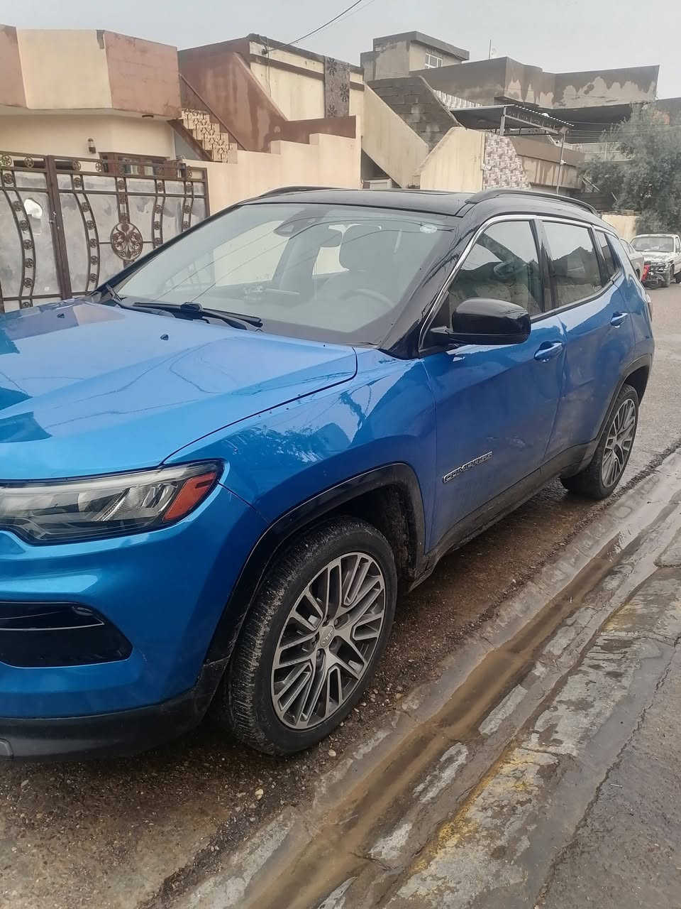 سلام عليكم سياره جيب كومباس موديل 2022 فوال موصفات ضرر ثلاثه قطع بدون دواخل بيع ومراوس حسب القناعة عنواني كركوك رقم تلفون ***********
