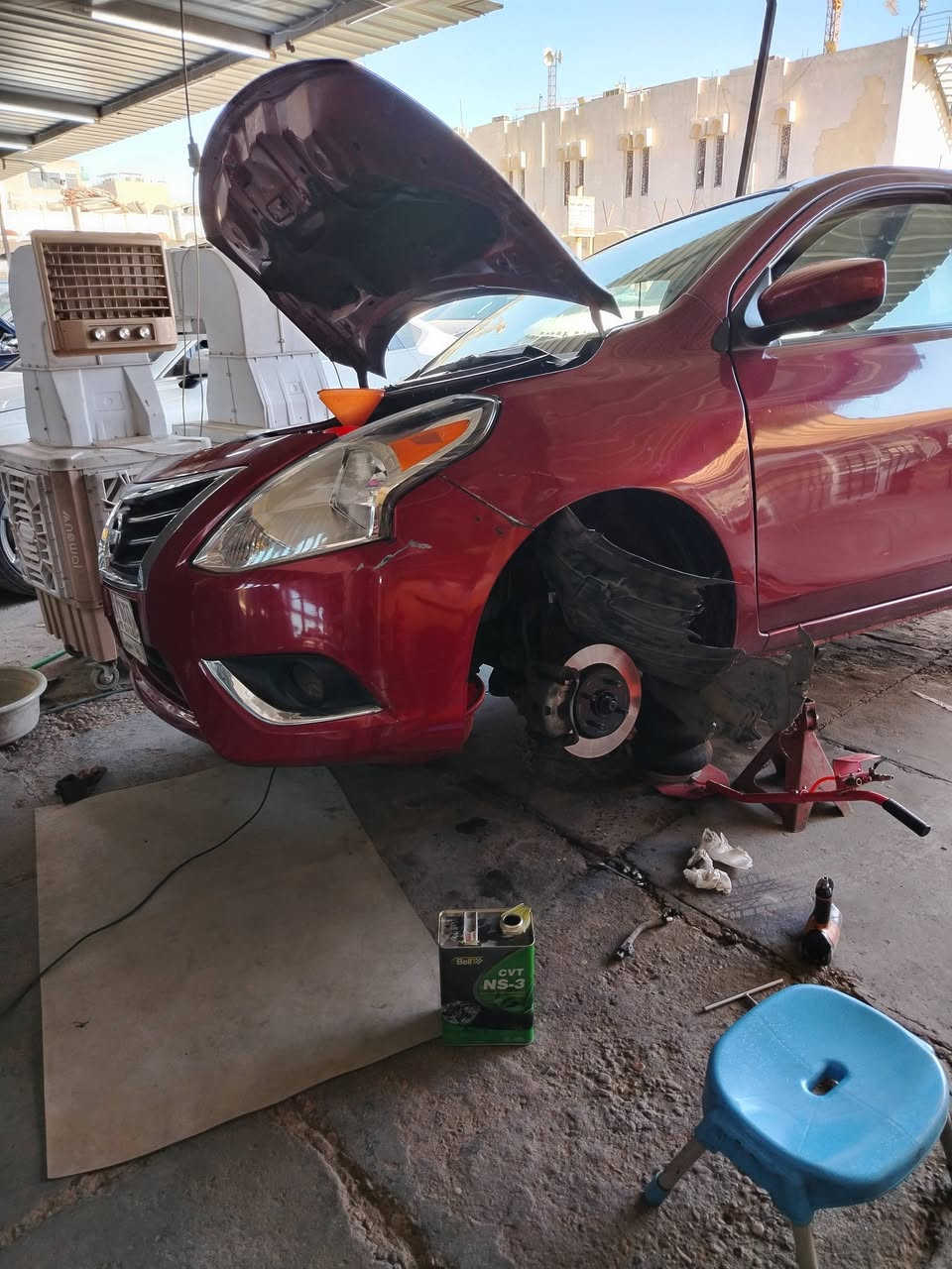 سلام عليكم جانب من أعمال ورشتنا سيارة نيسان فيرسا ٢٠١٨ صيانة للكير والمحرك شمل تبديل زيت الكير والفلتر الحديد والورقي نوع الزيت المستخدم اصلي من شركة بيل وأن العالمية والفلاتر تايلندي ضمان جودة الزيت والفلاتر والعمل عنوانا بغداد حي الجامعة أرقامنا *********** *********** الفحص مجاني
