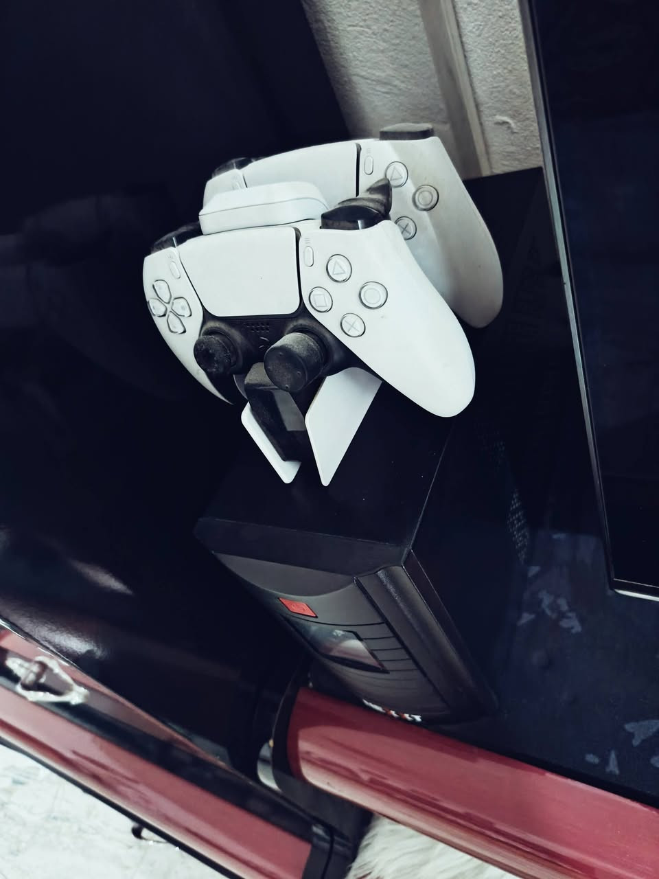 سلام عليكم
بلي 5 فات ريجن 1 
هارد 1 تيرا ويا اضافي هارد داخلي ssd 1 تيرا
كارتونه وغراضه كلهه ويا 
يدات ثنين اصليات 
كامره بلي 5 
قاعدة شحن يدات
تريكرات مزوده اليده وبور بانك لليده
يو بي اس 3000 ماركت نيكست نص ساعه يشغل بلي 
بلي مامستخدم اقل سبوعين واريد اسافر 
رقمي *********** واتساب 
مكاني بغداد حي اور
