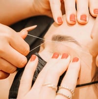 تنظيف بشرة • شمع جسم كامل • قص وشسوار شعر