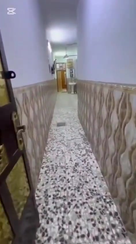سلام عليكم بيت للبيع
الموقع بغداد بلديات حي تراث
البيت ثلاث طوابق زراعي
اربع غرف توم صحيات خارجي 
وحمامات داخيه بل طابق الاول واحد وثاني واحد
الطابق الاول استقبال + حولي+ مطبخ+ غرفه نوم
الطابق ثاني غرفتان نومو+ حمام+ حولي
الطابق ثالث غرفه نوم 1+حولي+ صطح
السعر 130 رجاء لحد يدخل خاص
للاستفسار ***********
