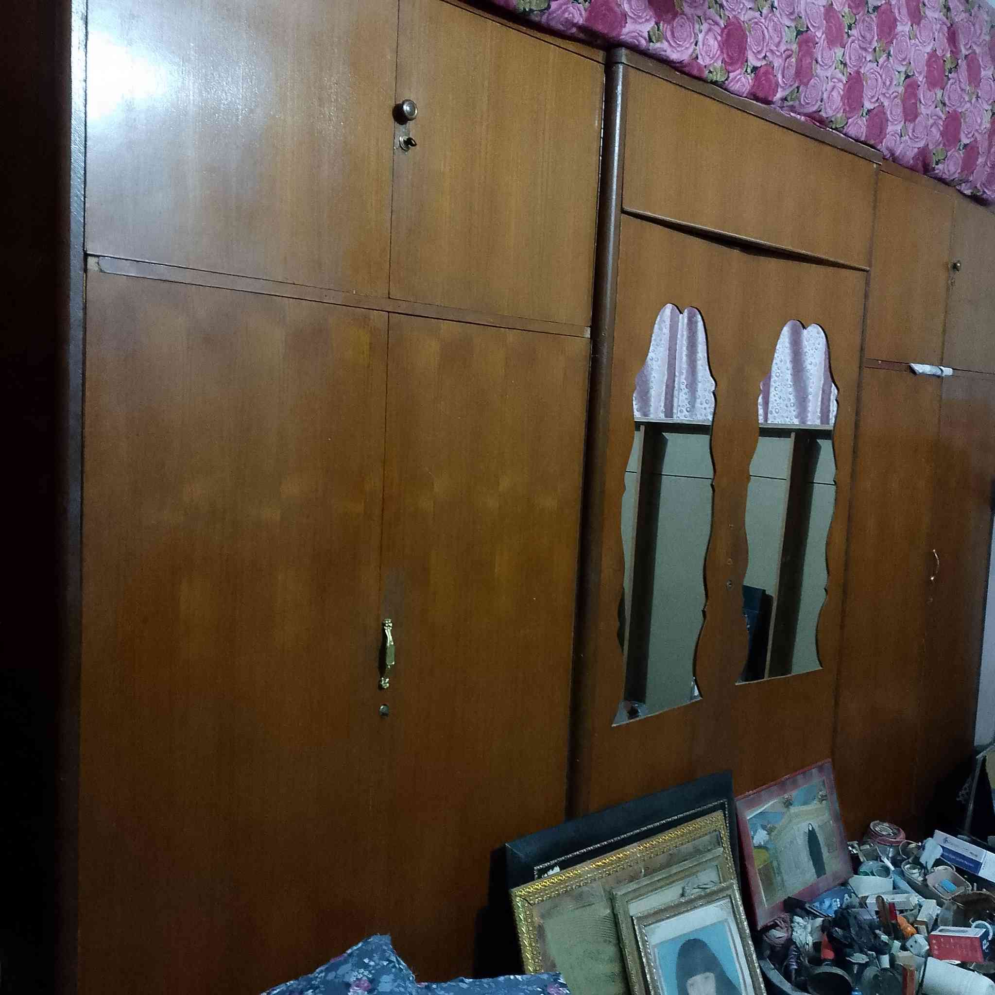 السلام عليكم غرفه نوم  طابقين نضيفه للبيع مكان  طويريج  السعر   ٥٠٠ الف ***********
