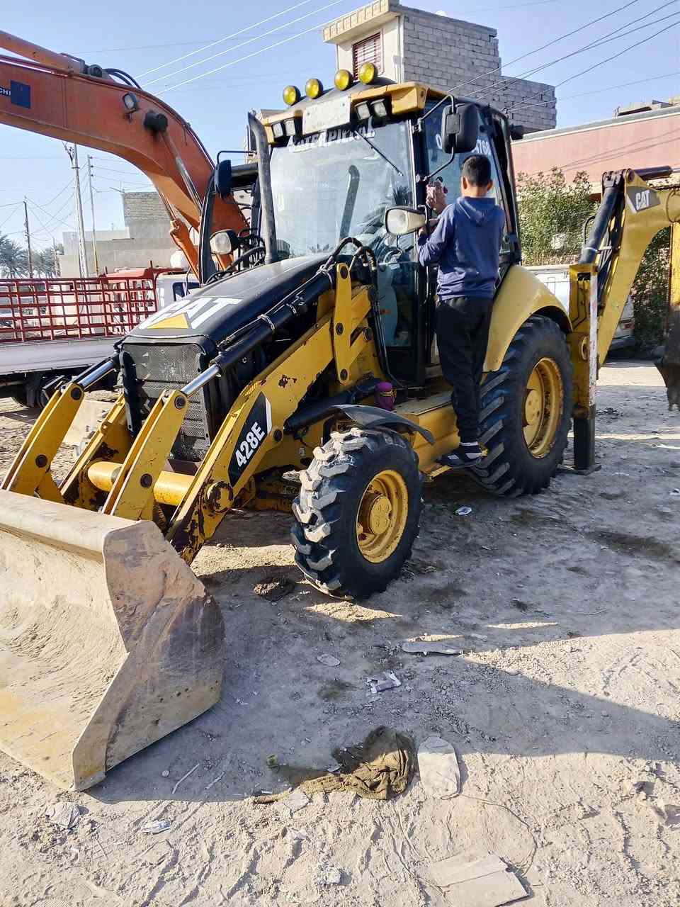 حفاره كتر بلر
موديل 2009 جديده ونضيفه كلش تخم تاير محرك 105 سوبر مكفوله كير محرك مضخه من اللحيم والفطر مكفوله كفاله عامه منفيس مكانها بغداد
‏‪***********‬‏
