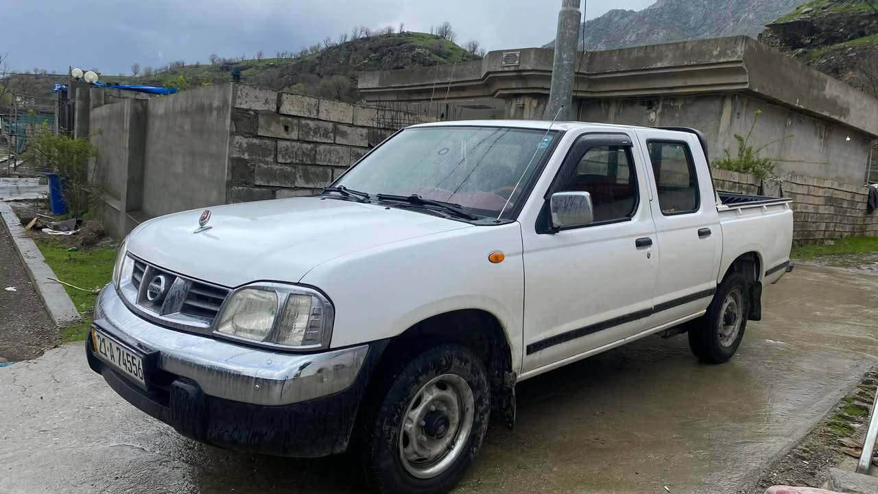 پیکاب نیسان مۆدئل 2007 سەیارەکە تابلئی خاوئنە نمونەیە لە جوانی گئر و موکینەی بەشەرەتە تەقەو رەقەی نیە دوو پەلەی بچوکی هەیە نرخ140وەرەقە و محامەلەیەکی کەم شوئن (نەحیەی وەرتئ)ژمارە تەلەفۆن *********** Singapore
