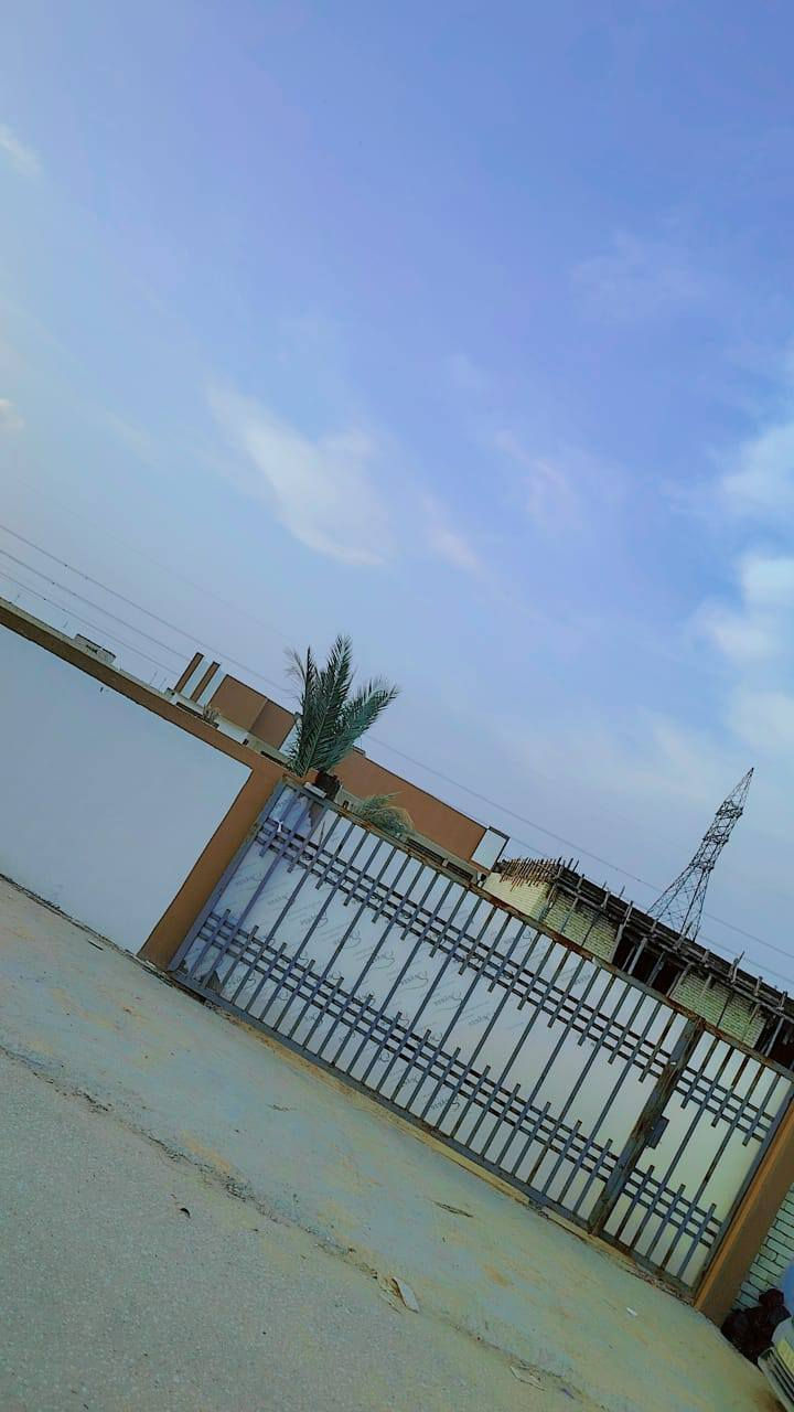 🌹👇اقره تفاصيل👇👇🌹
سعر مناسب جدا جدا جدا
دار للبيع المساحه 1000متر البناء 350متر  واجه 17نزال60 قريبه على شارع العام  تصلح دار سكن او حسينيه وتبليط لباب البيت كافة الخدمات متوفره كهرباء ماء مولد خط ذهبي مدارس سوق يتكون من
4غرف نوم سويت  4x6
صاله12x5
ومطبخ حار وبار 7x6
استقبال12x5
مجموعه صحيات داخليه
مجموعه صحيات خارجيه
مساحه خلف البيت
وحديقه اماميه وكراج بناء ممتاز درجه اولئ طابوك نهروان صب كونكريت مركزي الاساس والسقف اقرار محكمه مباشر المكان النجف الاشرف شارع كربلاء نجف عامود151
السعر110مع وبيه مجال
مشمول بطابو قرار320 مع اقرار وتنازل بل محكمه 
الاستفسار
*********** ابو سامي
***********سامي
***********محمد
👆❤️اقره تفاصيل كله♥️ 👆
