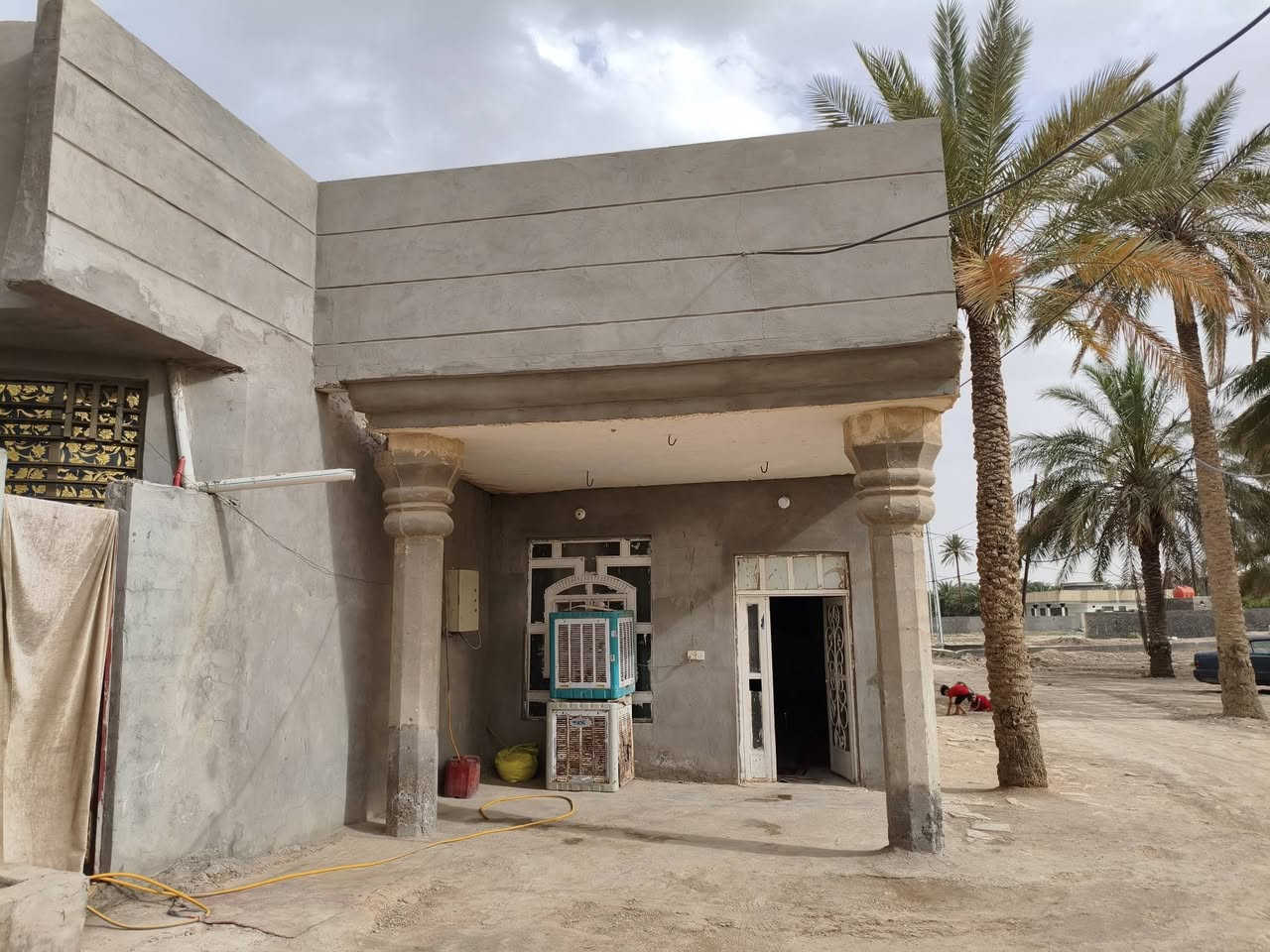 السلام عليكم بيت مساحته 500 متره طاب صرف سند 25 الموقع شارع 20 مداور ثاني بناء طابوق جديد***********
