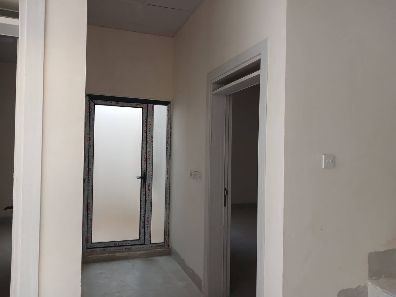 بيت بناء حديث فول قريب من جامعه كركوك 

والمحافضه زراعي ٢٠٠ متر 

فول صفر 

السعر ١٠٥ مع المجال 

***********
***********
