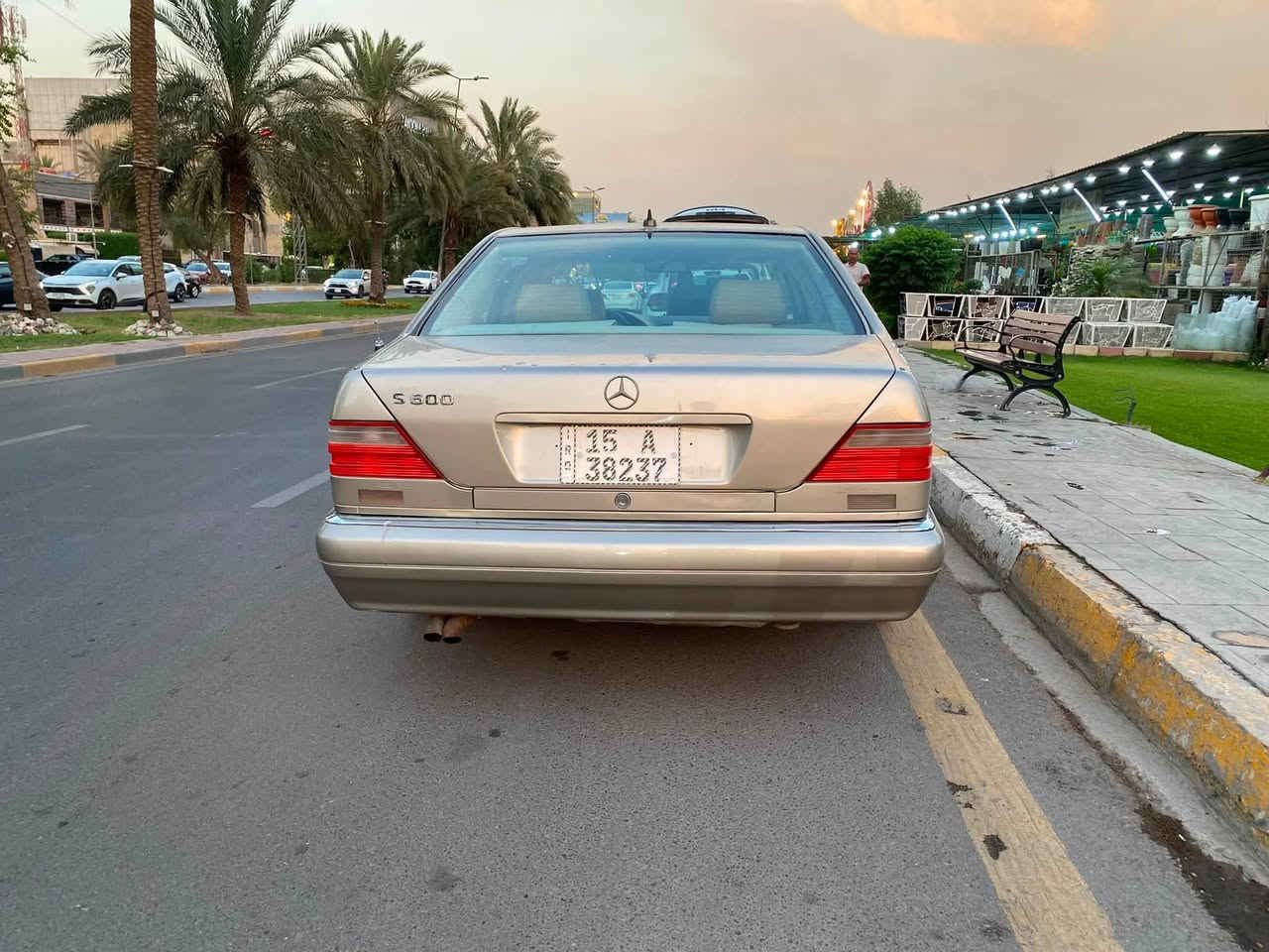 السلام عليكم 
مارسدس S500 
شبح     8.    سلندر  بلادي 
لون ذهبي 
محرك وكير نظيفات 
السياره مصبوغه عام  
بدون خياس 
بدون ضربه 
موديل 1992  اصل
تبريد شغال 

سلايد روف. عاطل 
تخم ويل كب جديد 
تايرات زوج جديد. 
وزوج نص عمر
السياره بسمي      رقم انبار دولي 
تحويل مباشر
للبيع فقط بدون مراوس   بدون مراوس 
سعرها. 65 ورقه   

***********
ممتواجد عل نت  شراي خابر وتدلل مو تعلق وتنطي سعر او تقييم منك وكيفك
مكانها السياره بغداد
