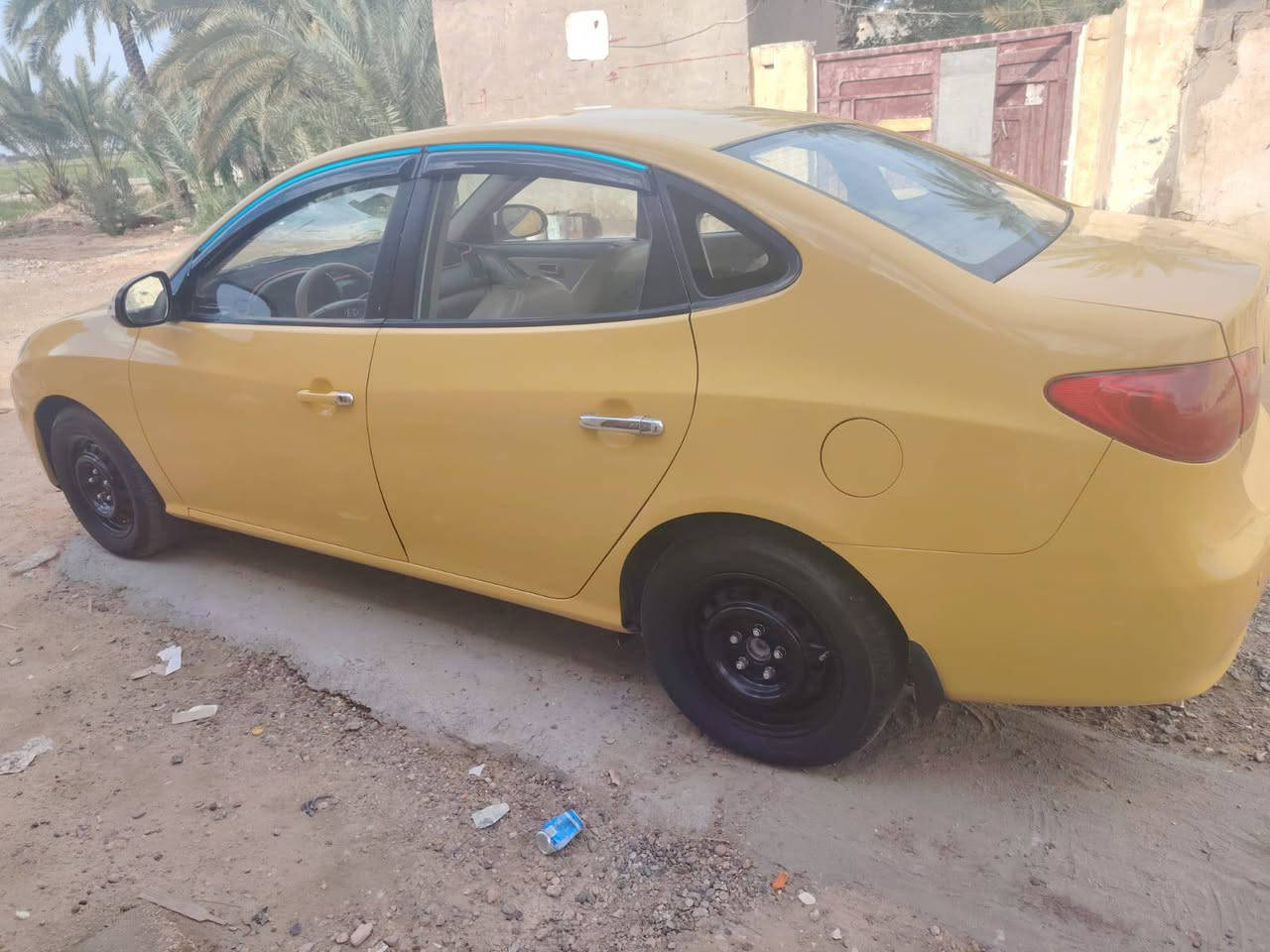 سلام عليكم الانتره موديل 2010 مكفوله عده الباب السائق مصلح بدون  داخل  والتبريد عاطل مكينه 1600 دكشن عالي بسمي رقم دولي سنويه 2029 #السعر96 وبيه مجال *********** مكان نجف
