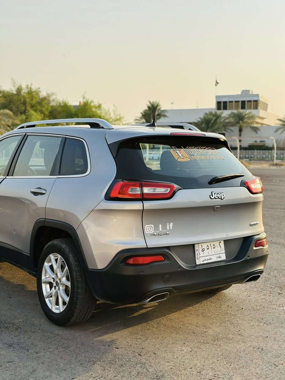 جيب 2017 
فول الفول 
بانوراما 
جنطه كهرباء 
حساس امامي خلفي جانبي 
لايت لد 
بك لايت لد 
دبل اكزوز 
6 سلندر 
كير 9 نمر 
مري هيتر 
نقطة عمياء 
ماوس 
سايد بريك بصمه 
اوتو ستوب 
كشنات كهرباء 
دخول ذكي 
تشغيل عن بعد 
بصمة 
تحكمات ستيرن 
تدفىة كشنات 
تبريد 
تدفئة ستيرن 
تبريد منفصل 
السعر 125 وبيهة مجال 
***********
حادثهة دعاميه وشبر صبغ بل بنيد على كد الشباك  بدون دواخل
