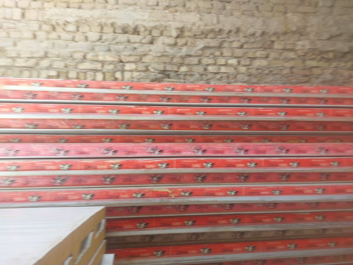 سلام عليكم ابو احمد العكيلي 
لبيع وشراء السندويج الجديد والمستعمل كافة القياسات والنوعيات ويوجد خدمه توصيل حسب الاتفاق للستفسار 👇 
مكانه بغداد مدينة الصدر 
يتوفر حديد ( بوري زاويه)
***********
