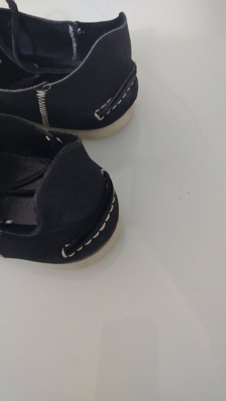 إيطالي وكاله قطعه تحفه داخل وخارج جلد طبيعي حته القيطان  جلد قياسه يلبس ٤٤


**إذا كنت صاحب هذا الإعلان وتريد حذفه لأي سبب، رجاءا أرسل رسالة إلى الدعم الفني**