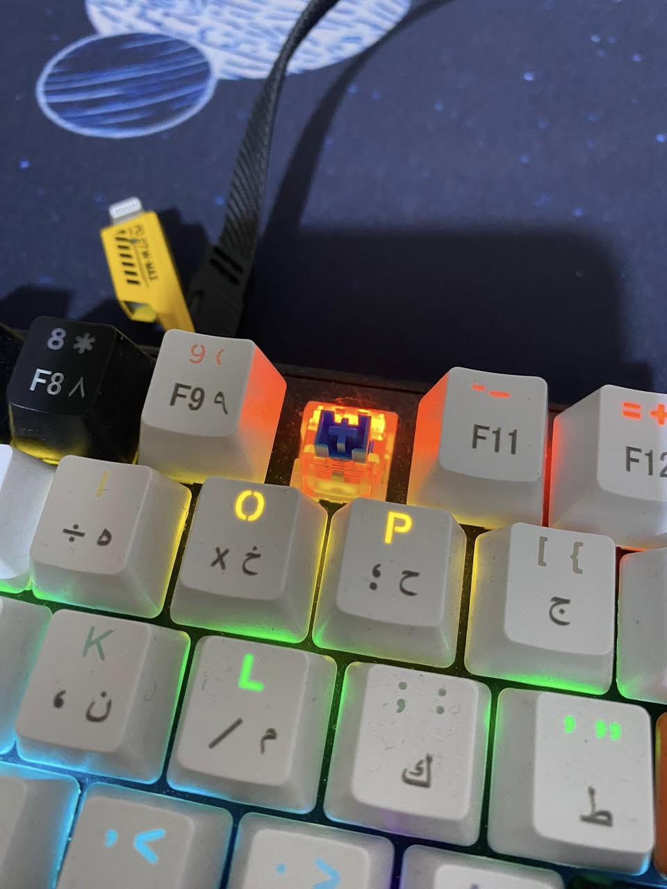 كيبورد ميكانيك + ماوس + ماوس باد
الكيبورد ميكانيك بلو سويتج RGB

الماوس RGB

ماوس باد قياس 90x40

سعرهن كلهن 40 الف قفل 
عنواني ميسان العمارة حي العسكري 
***********
