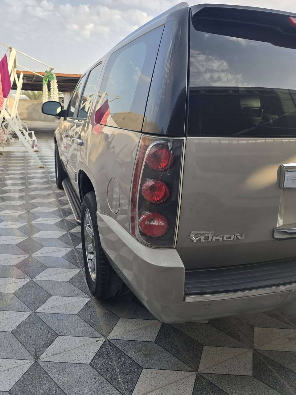 السلام عليكم للبيع يوكن ابتر  فول مواصفات فتحه شاشه صندوق كهرباء  تحكمات اهوايه مواصفات  مكفوله ضربه او صبغ او تبديل فقط بيها الارباع فقط  مديل 2007بسمي رقم بصرة الدولي. جاهزه من كلشي  السعر 190  للاستفسار ع رقم ***********
