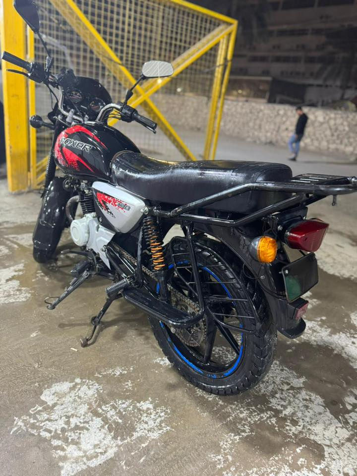 السلام عليكم دراجة بوكسر للبيع موديل 2023 مجفتة مرة وحدة تجفيت شركة نظيفة  سعر مليون ونص مكاني بغداد الدورة للتواصل *********** بس واتساب وهذا اتصال ***********
