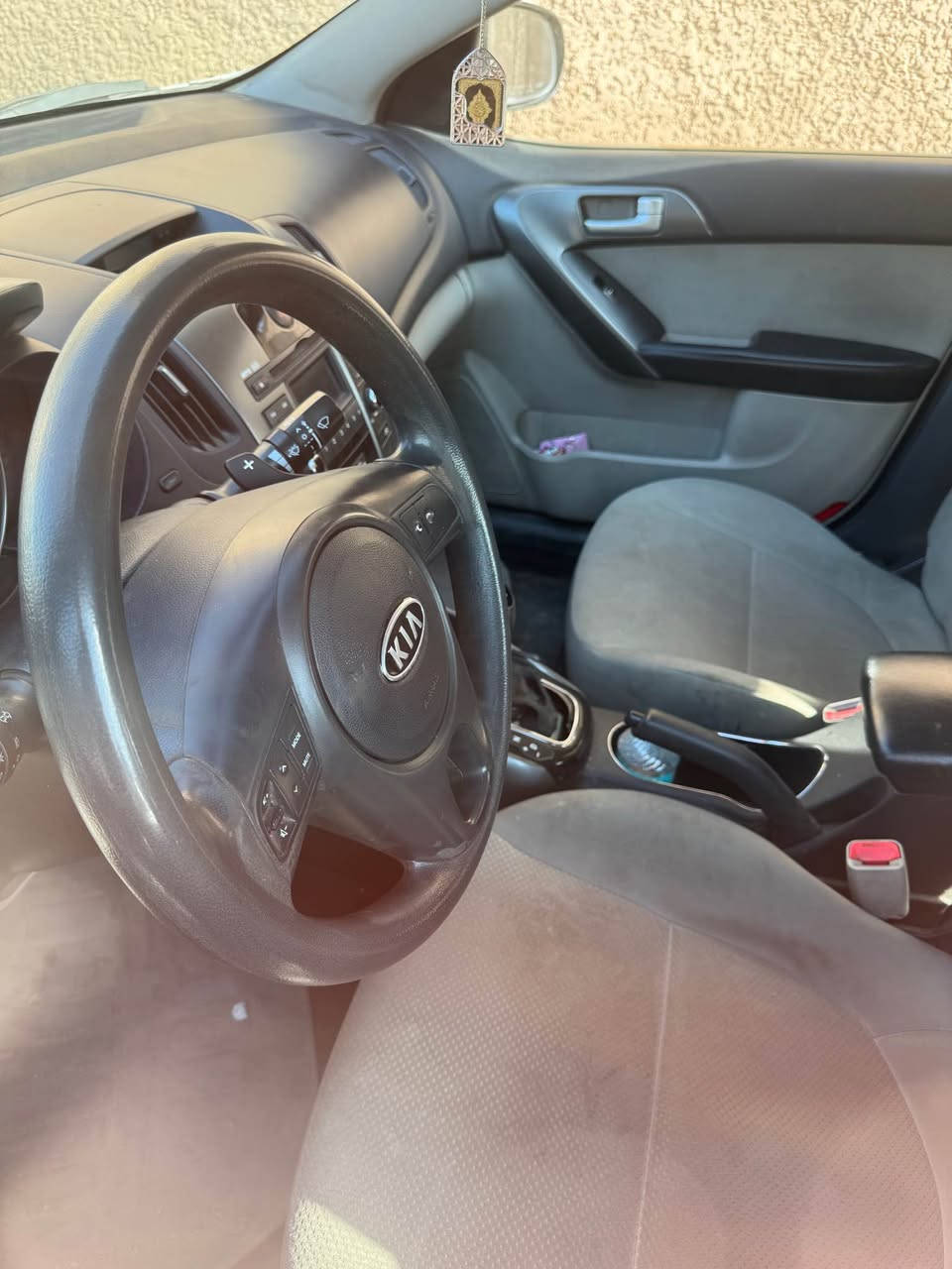 السلام عليكم كيا سيراتو ١٣ مواصفات عاديه ماشيه ١٣٤ الف كيلو كير محرك بلاد لا مفتوح ولا ملعوب بيهن جاهزة من كلشي ومكفولة كفاله عامه من الصبغ والضرر رقم اربيل سنوية باسمي السعر ١١٥ ورقة وبي مجال للاستفسار الاتصال *********** بغداد, العراق
