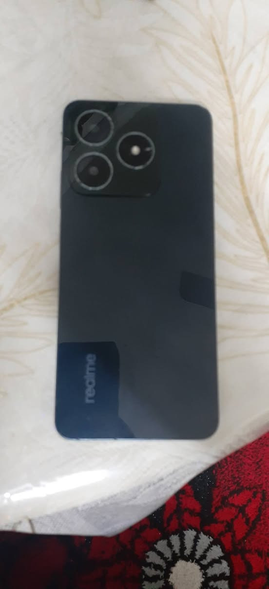 سلام عليكم متاح بس الضهر مالو شويا مكسور السعر ٨٠ موصل الايسر *********** الرقم بي واتساب
