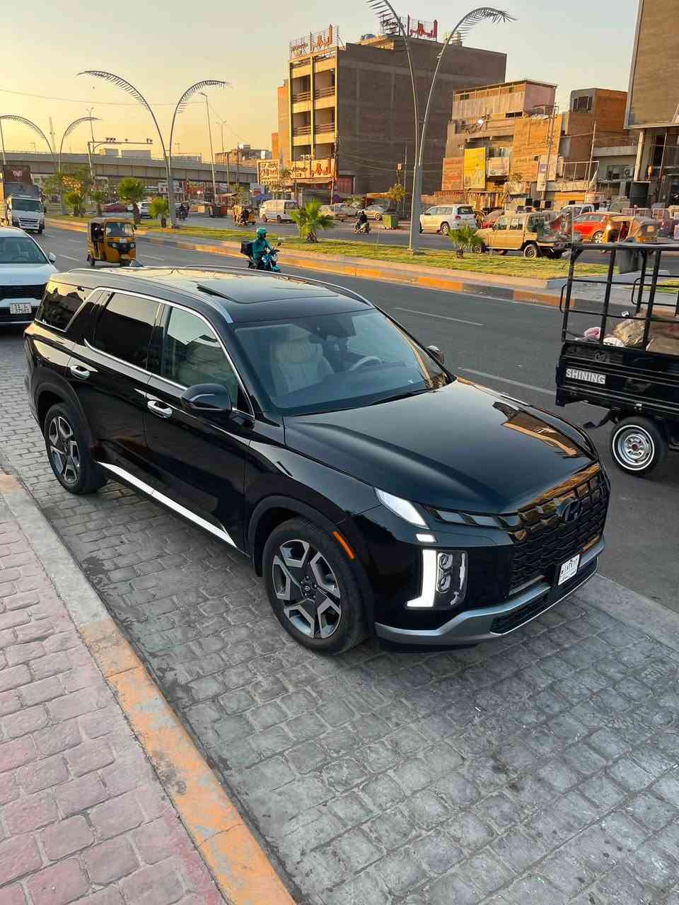 هيونداي بالسايد 2025 SEL
‼️ فوول

1 - اللون /  اسود

2 - العداد  /   12000m

3 - فور ويل

4-  شاشة عرض(داتا شو)

5- المحرك   v6    3.8 

6- بصمة تشغيل + بصمة ابواب 

7- اصطفاف ذاتي(تقديم +ترجيع)  

8-  فتحة سقف عدد ٢

9- سماعات هارمن كاردن عدد ١٦

10- رادار امامي  + خلفي 

11- حساسات امامي + خلفي 

12-  كامرات عدد 6  360 درجة 

13- كشنات امامي خزن ميموري 

14-  كشنات كهربائي تدفئة وتبريد

15- كشنات جلد  

16- انارة داخليه (محيطيه) + انارة دشبول 

17- بردات جانبية

18- تبريد مركزي امامي + خلفي منفصل التحكم

19-تحكم ستيرن + شفتات

20- تدفئة ستيرن 

21- مرايا هيتر + تعتيم 

22- صندوق كهربائي شفط + اربع وضعيات فتح صندوق

23 - وضعيات قيادة  (٥)

24- ويل كب حجم  ٢٠ 

25- اوتو هولد + نقطة عمياء 

26- سايد بريك بصمة + مثبت سرعة

27- شحن لاسلكي 

28 - إشارات بالمرايا  + إشارات جانبيه

29 - اوتو بريك 

30 - تحديد مسار

31 -شاشة ديجتال كبيرة

32 -تشغيل عن بعد .

33 - تدليك كشن .

34 - ويل كب حجم ٢٠

35 - نظام مانع انزلاق 

36 - نظام نزول منحدرات 

37 -كشنات Vip منفصل 

 والكثير من المواصفات لم تذكر بعد .

 

ضرر :- باب وجاملغ السايق نفسهم راجعات لكن صبغ شي قليل الباقي مكفولة السيارة مكفولة من التبديل من الصبغ غير الباب والجاملغ جهة السائق فقط محرك وكير مكفولة عام تعتبر جديدة دخول جديد 

التفاصيل :- 

السعر :- 300 ورقة وبيهة مجال 

للأستفسار :- *********** 

مكان السيارة :- بغداد الطالبية - حي جميلة -
