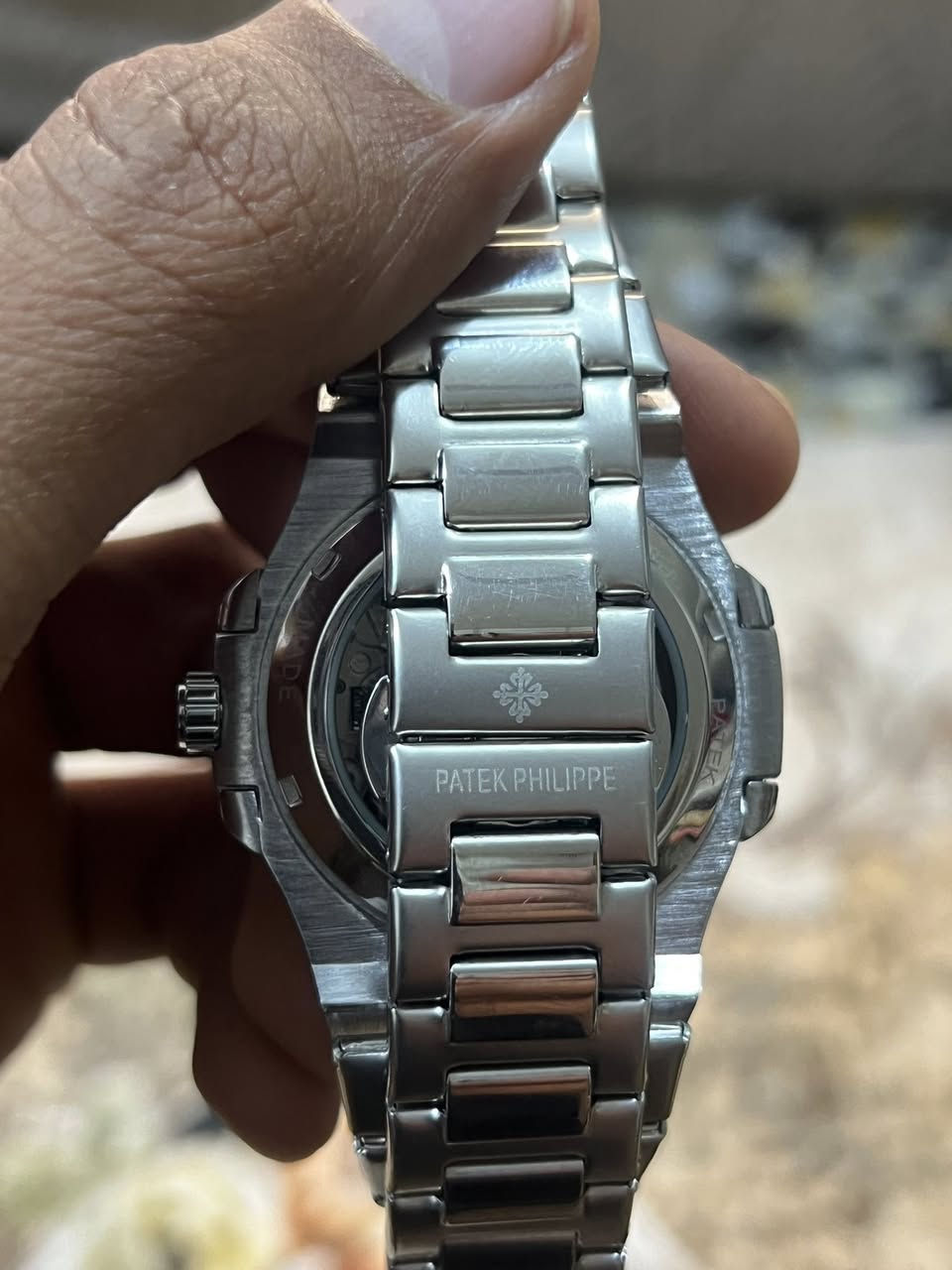 ساعة باتيك فيليب 
مينه لون اخضر، مكينه كشف
وزن ثكَيل وبعد احلى من التصوير بهواي


**إذا كنت صاحب هذا الإعلان وتريد حذفه لأي سبب، رجاءا أرسل رسالة إلى الدعم الفني**