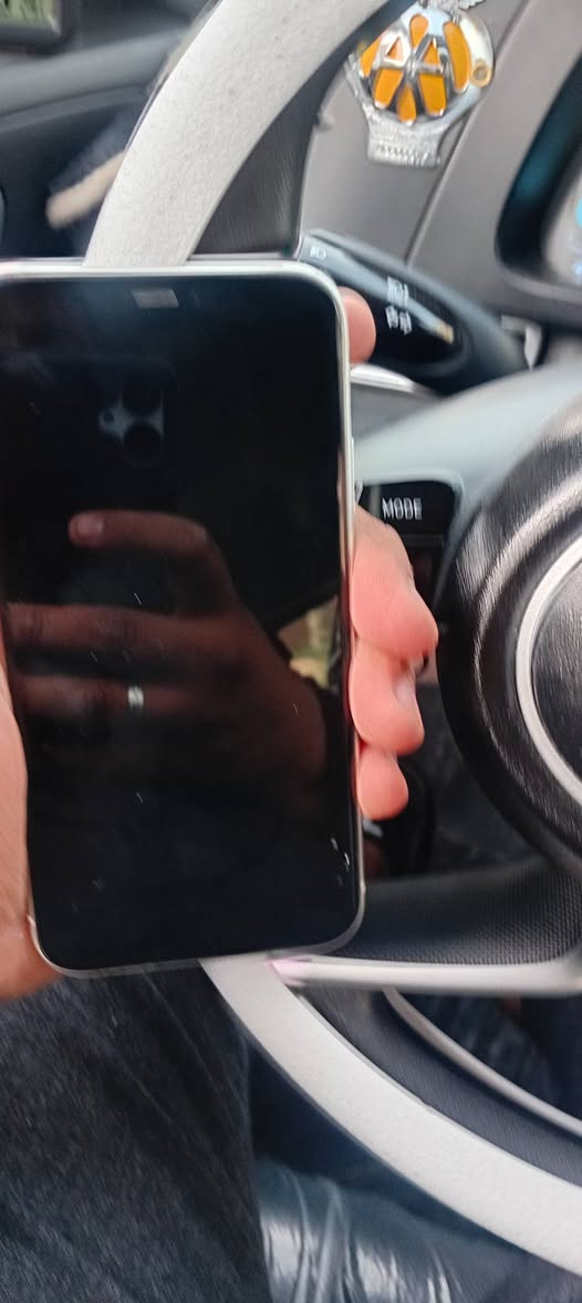 جهاز للبيع 11عادي نضيف كلش بطاريته بلاديه ١٠٠ ذاكره ١٢٨ جهاز بلادي وين متريد افحص متواجد خاص وهاذا رقمي ***********
