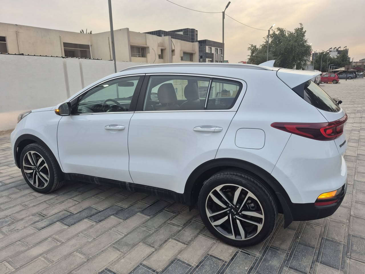 سبورتج 2020خليجي وكاله دوليه مازالت بضمان محرك 2000دوش  بغداد رقم وهزه وسنويه جدد كفاله عامه حساس امامي خلفي وتحكمات واشاير ومري شفط مود درايف شاشه وكامره الخ
سعر194
بغداد حي جامعه
***********
***********
